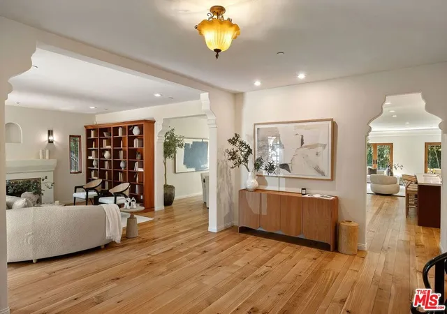 Photo 2 of Mansion for sale at 728 25th Street, Santa Monica, CA 90402 | MLS# 26989809 | Listing updated on 2026-10-01