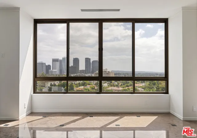 Listing Photo 5 - Condo for sale in building located at 10430 Wilshire Blvd, Los Angeles, CA 90024 - Unit #606