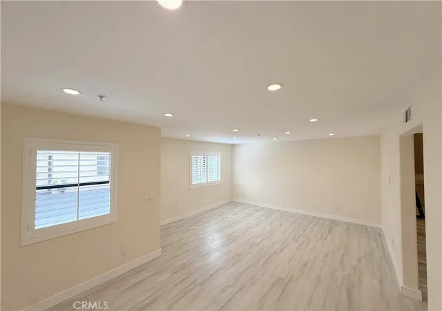 Photo 4 of Condo for sale at 10894 Olinda St #123, Sun Valley, CA 91352 | MLS# GD26204287 | Listing updated on 2026-10-05
