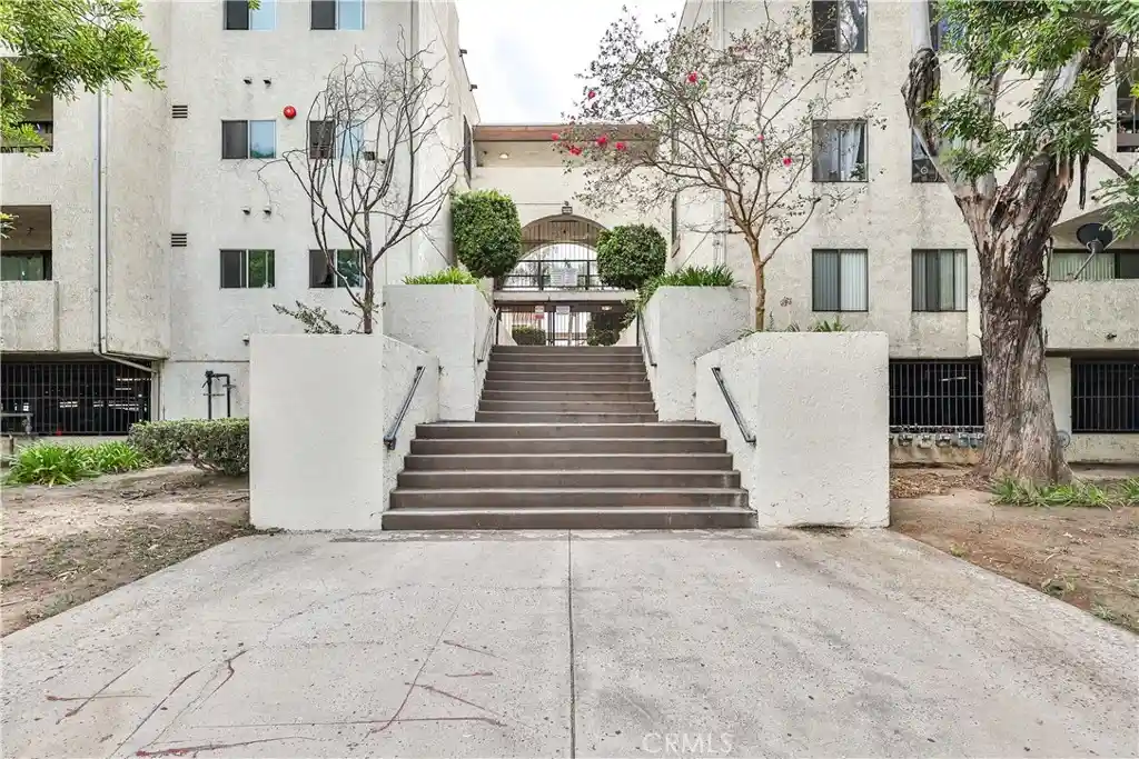 Listing Photo 1 - Condo for sale in 700 W 3Rd located at 700 W 3Rd, Santa Ana, CA 92701 - Unit #A110