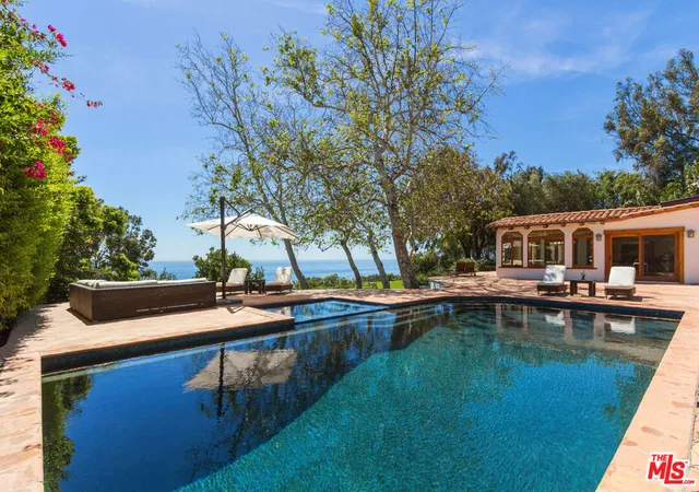 Photo 3 of Single family home for sale at 32752 Pacific Coast Hwy, Malibu, CA 90265 | MLS# 26990117 | Listing updated on 2026-09-26