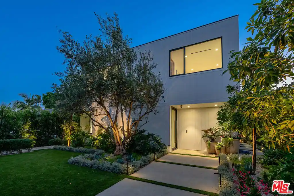 Photo 1 of Single family home for sale at 2031 Glyndon Ave, Venice, CA 90291 | MLS# 26989801 | Listing updated on 2026-10-29