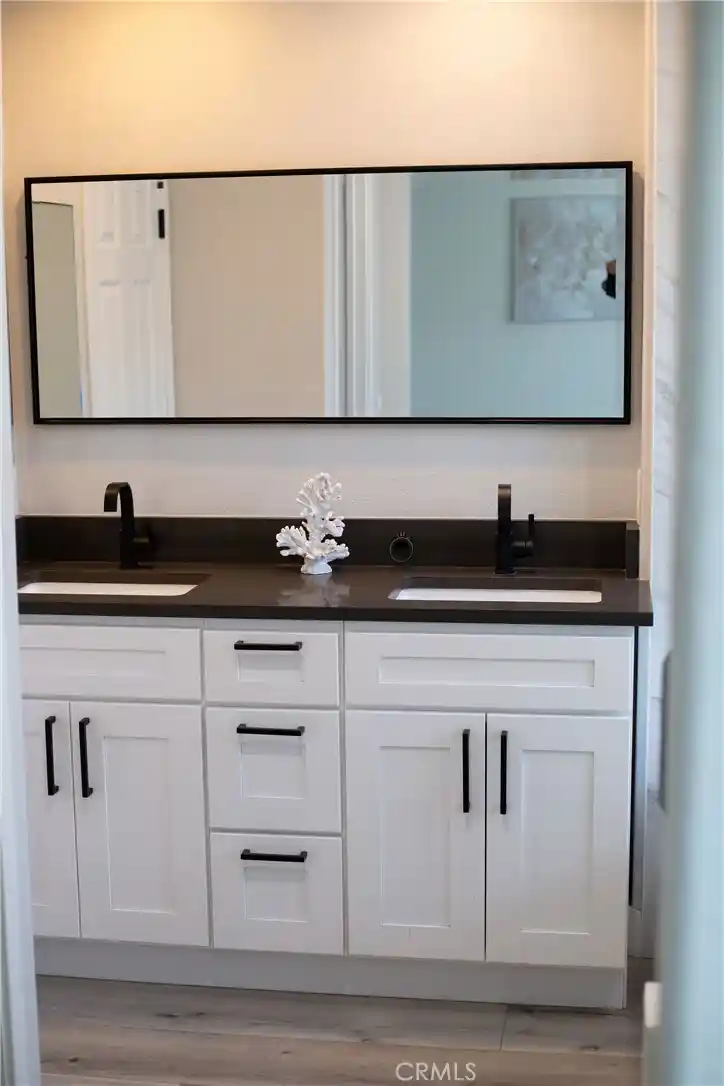 Listing Photo 14 - Condo for sale in 26373 Arboretum located at 26373 Arboretum, Murrieta, CA 92563 - Unit #1302