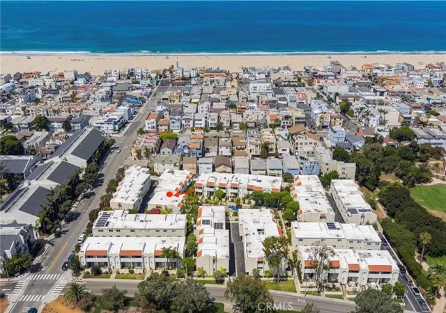 Townhouse for sale at 415 2nd Street, Hermosa Beach, CA 90254 | MLS# SB26204777