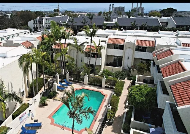 Photo 2 of Townhouse for sale at 415 2nd Street, Hermosa Beach, CA 90254 | MLS# SB26204777 | Listing updated on 2026-09-20
