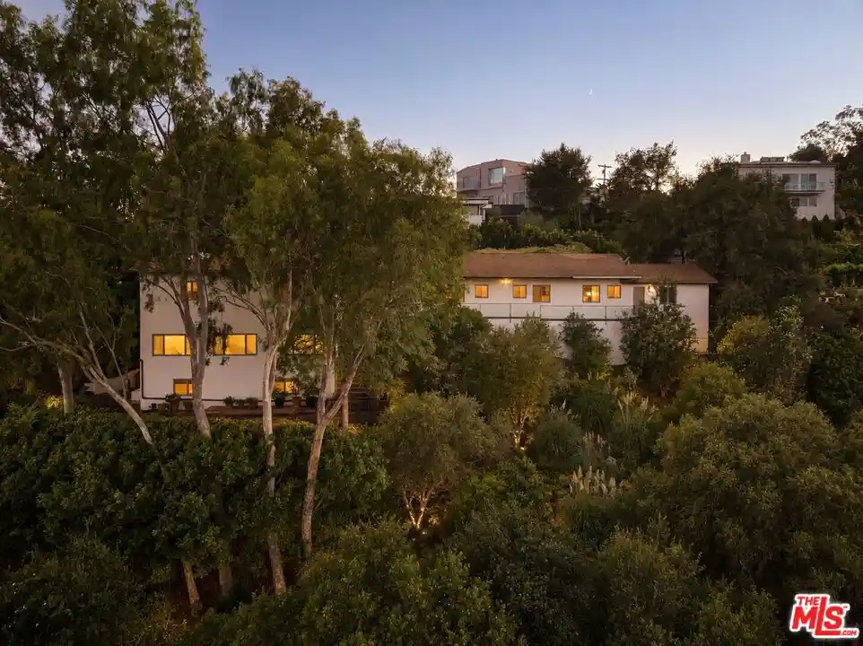 Photo 1 of Single family home for sale at 1018 N Tigertail Rd, Los Angeles, CA 90049 | MLS# 26989511 | Listing updated on 2026-10-22