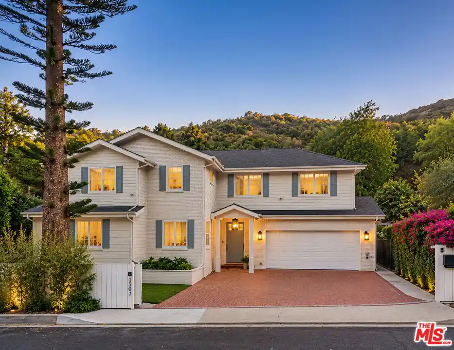 Photo 1 of Single family home for sale at 1507 N Bundy Dr, Los Angeles, CA 90049 | MLS# 26985379 | Listing updated on 2026-10-28