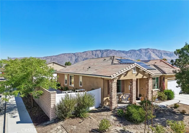 Photo 3 of Single family home for sale at 1413 Reeds Way, San Jacinto, CA 92582 | MLS# IG26195271 | Listing updated on 2026-10-07