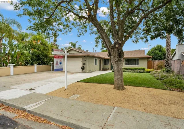 Photo 3 of Sale Pending at 1240 Duffy Way, Brentwood, CA 94513 | MLS# 41148763 | Listing updated on 2026-10-10