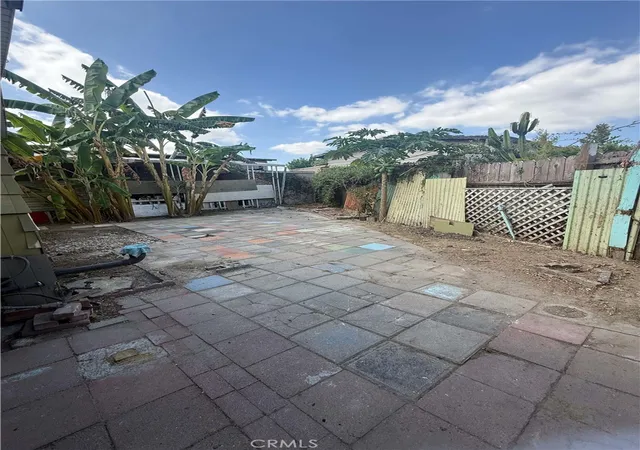 Photo 3 of Manufactured home for sale at 721 Ginger Dr, Long Beach, CA 90805 | MLS# DW26204824 | Listing updated on 2026-10-04