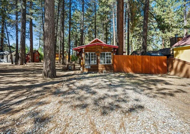 Photo 2 of Single family home for sale at 450 Georgia St, Big Bear Lake, CA 92315 | MLS# 219152926DA | Listing updated on 2026-09-19