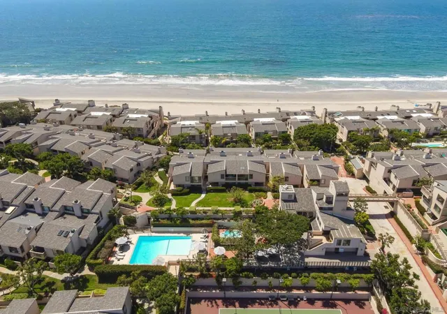 Listing Photo 5 - Condo for sale in building located at 591 S Sierra, Solana Beach, CA 92075 - Unit #42