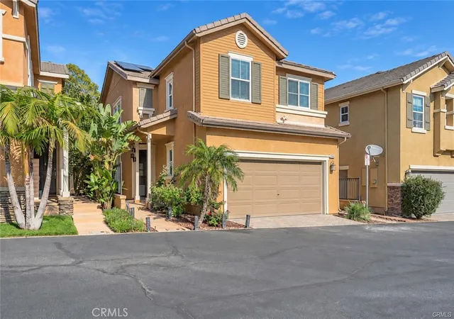 Photo 1 of Single family home for sale at 28215 Clementine Dr, Santa Clarita, CA 91350 | MLS# SR26204870 | Listing updated on 2026-10-10