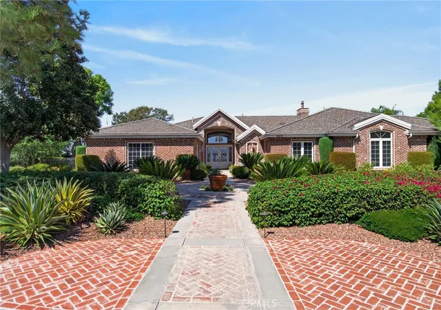 Photo 3 of Mansion for sale at 6872 Chartwell, Riverside, CA 92506 | MLS# IV26204907 | Listing updated on 2026-10-05