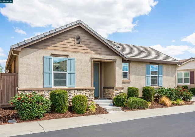 Photo 2 of Sale Pending at 4512 Villa Del Paso Ln, Sacramento, CA 95834 | MLS# 41148783 | Listing updated on 2026-09-23