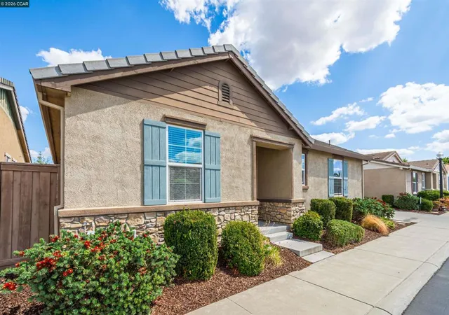 Photo 3 of Sale Pending at 4512 Villa Del Paso Ln, Sacramento, CA 95834 | MLS# 41148783 | Listing updated on 2026-09-23