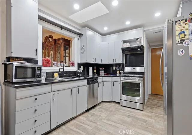 Photo 2 of Single family home for sale at 1180 Amberwood Dr, Hemet, CA 92543 | MLS# IV26204931 | Listing updated on 2026-09-27