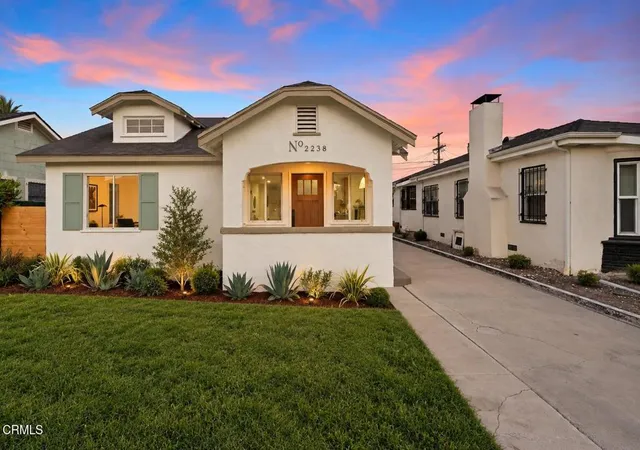 Photo 1 of Sale Pending at 2238 S Cochran Ave, Los Angeles, CA 90016 | MLS# V1-38815 | Listing updated on 2026-10-08