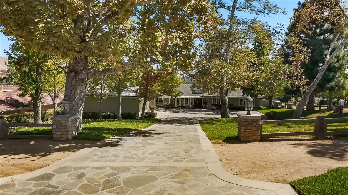 Photo 1 of Sale Pending at 10982 Bent Tree Rd, Santa Ana, CA 92705 | MLS# PW26197294 | Listing updated on 2026-10-20