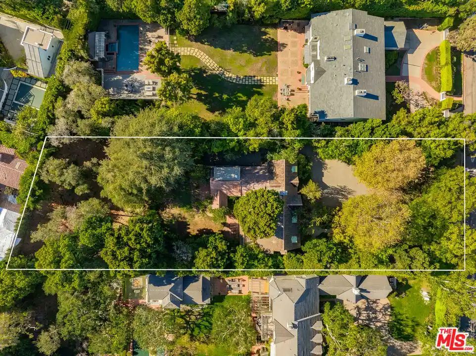 Photo 1 of Land for sale at 357 N Carmelina Ave, Los Angeles, CA 90049 | MLS# 26989401 | Listing updated on 2026-09-26