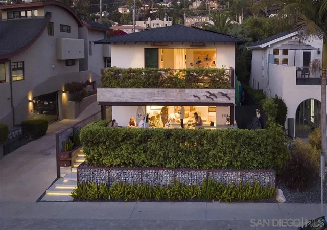Photo 3 of Single family home for sale at 1715 17 Coast Blvd, Del Mar, CA 92014 | MLS# 260022937SD | Listing updated on 2026-09-18