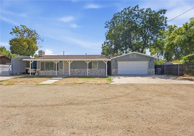 Photo 1 of Single family home for sale at 43233 Whittier, Hemet, CA 92544 | MLS# SW26200951 | Listing updated on 2026-10-12