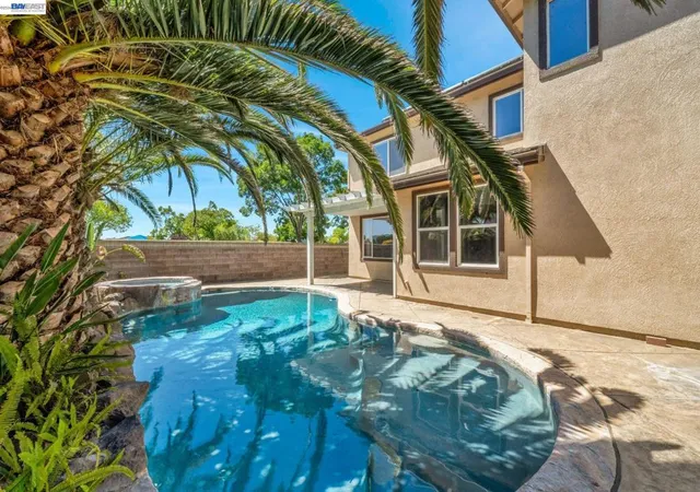 Photo 2 of Sale Pending at 6391 Crystal Springs Cir, Discovery Bay, CA 94505 | MLS# 41148810 | Listing updated on 2026-09-30