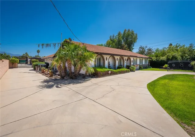 Photo 3 of Sale Pending at 26704 Cornell St, Hemet, CA 92544 | MLS# IV26204549 | Listing updated on 2026-10-07