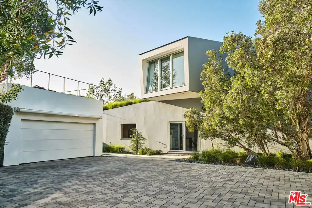 Photo 1 of Single family home for sale at 103 Winnett Pl, Santa Monica, CA 90402 | MLS# 26990187 | Listing updated on 2026-10-22