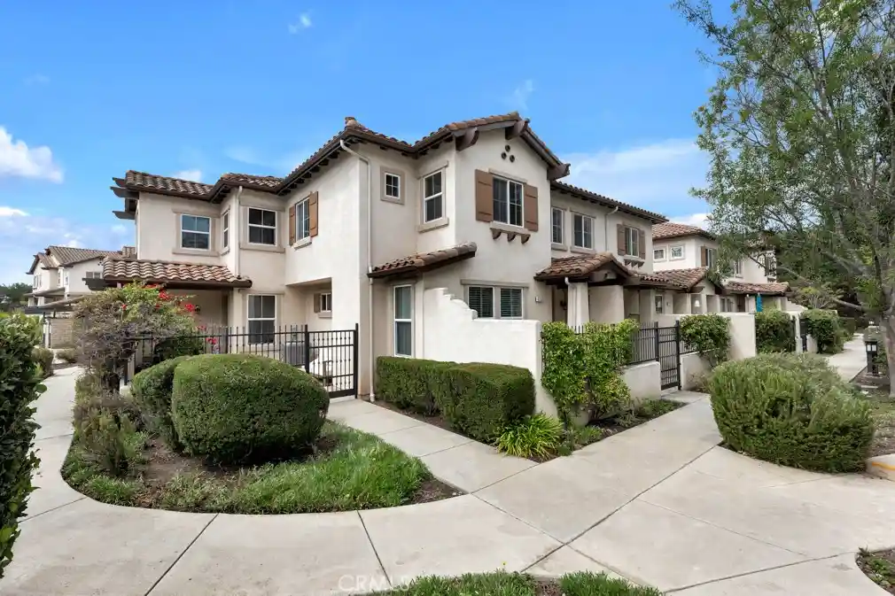 Condo for sale at 4757 Via Altamira, Newbury Park, CA 91320 | MLS# SR26201320
