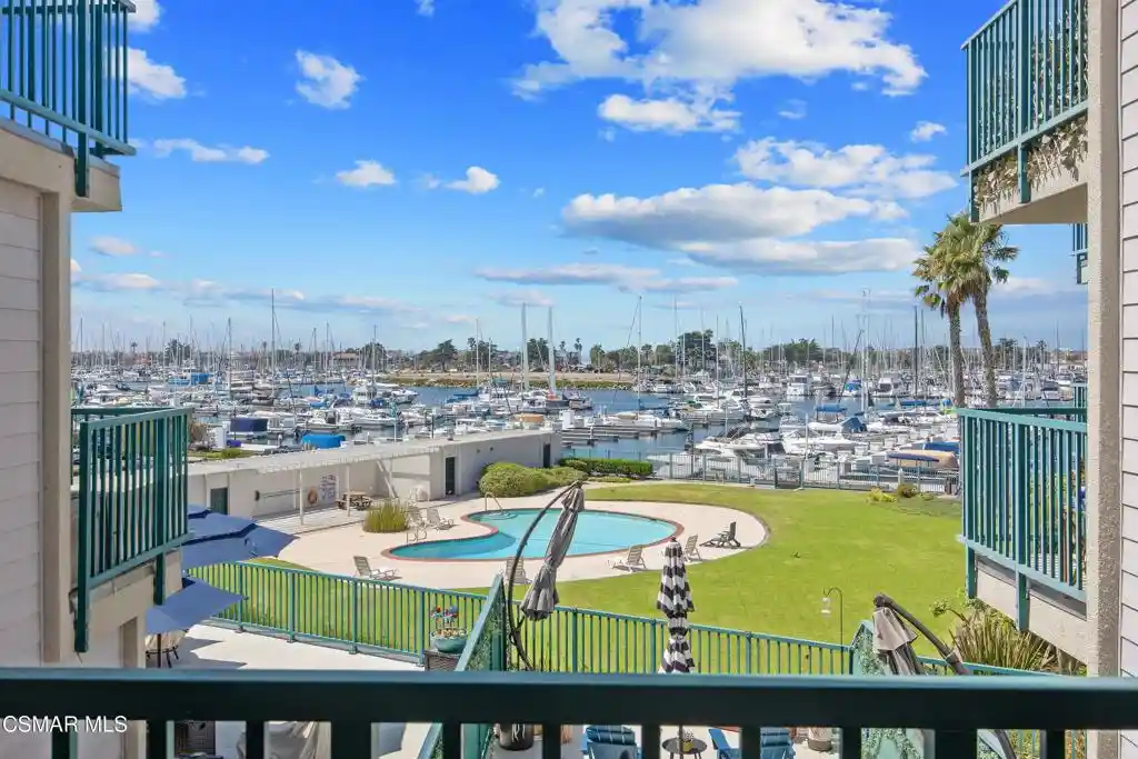 Listing Photo 1 - Condo for sale in 2901 Peninsula Rd located at 2901 Peninsula Rd, Oxnard, CA 93035 - Unit #232