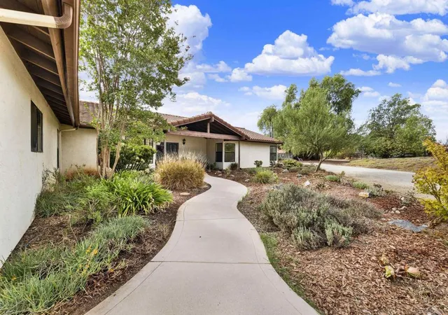 Photo 2 of Single family home for sale at 20119 Para Siempre Vis, Ramona, CA 92065 | MLS# 260022953SD | Listing updated on 2026-10-06