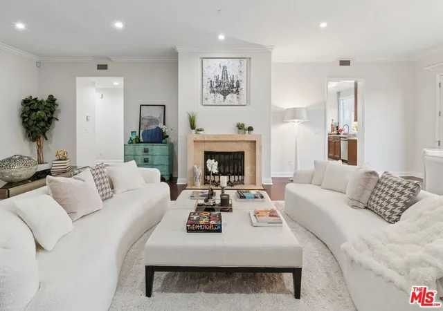 Photo 3 of Sale Pending at 143 N Arnaz Dr #102, Beverly Hills, CA 90211 | MLS# 26989987 | Listing updated on 2026-10-08