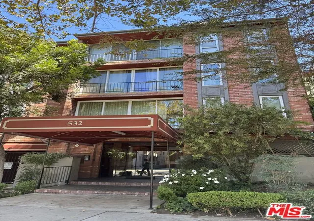 Photo 3 of Condo for sale at 532 N Rossmore Ave #306, Los Angeles, CA 90004 | MLS# 26990297 | Listing updated on 2026-09-26