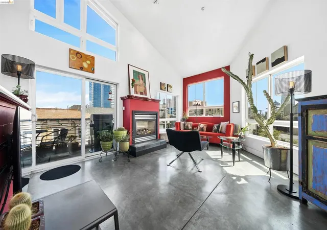Listing Photo 5 - Condo for sale in building located at 675 8Th St, Oakland, CA 94607 - Unit #16