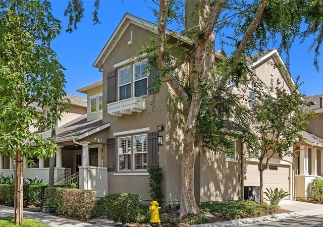 Listing Photo 3 - Condo for sale in building located at 44 Burlingame, Irvine, CA 92602