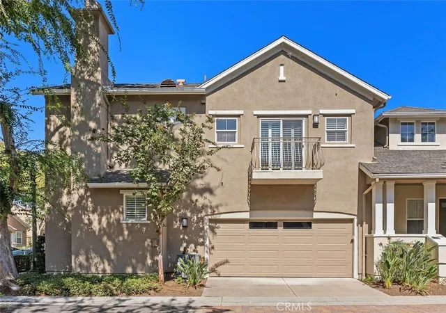 Listing Photo 4 - Condo for sale in building located at 44 Burlingame, Irvine, CA 92602