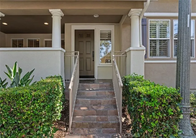 Listing Photo 5 - Condo for sale in building located at 44 Burlingame, Irvine, CA 92602