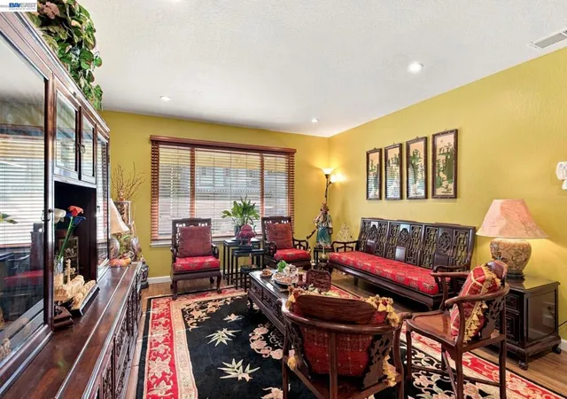 Photo 2 of Single family home for sale at 22 John Glenn Cir, Daly City, CA 94015 | MLS# 41148830 | Listing updated on 2026-10-08