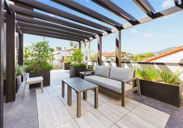 Photo 25 of Condo for sale at 150 S Oak Knoll Ave #104, Pasadena, CA 91101 | MLS# PF26202272 | Listing updated on 2026-10-10