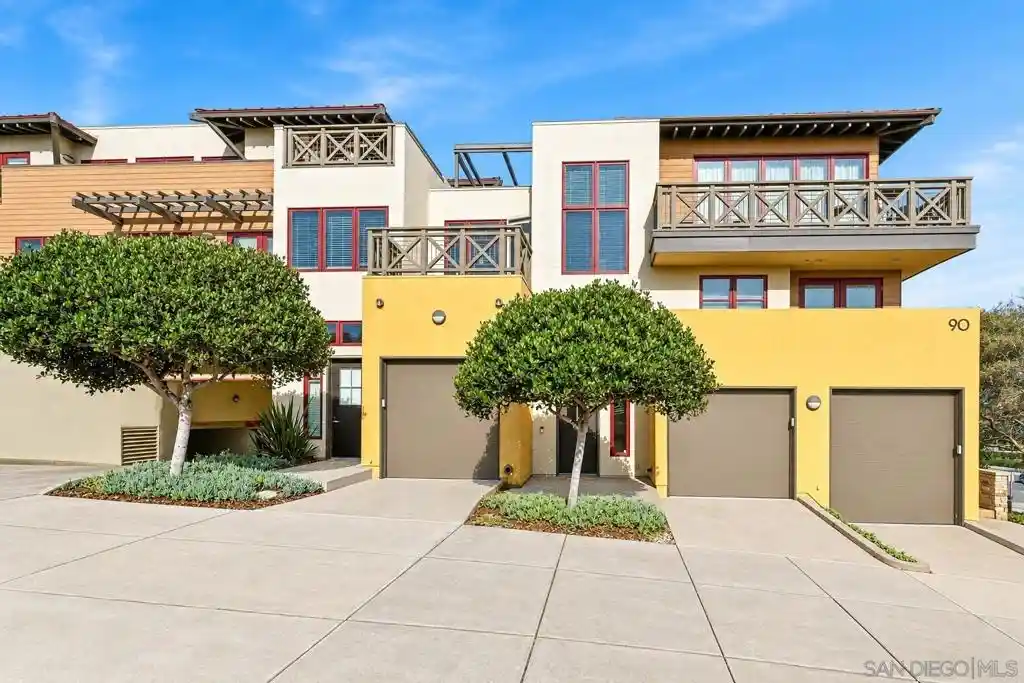 Listing Photo 1 - Condo for sale in 90 N Coast Hwy 101 located at 90 N Coast Hwy 101, Encinitas, CA 92024 - Unit #201