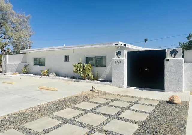 Photo 3 of Sale Pending at 2724 N Junipero Ave, Palm Springs, CA 92262 | MLS# 219152950DA | Listing updated on 2026-10-07