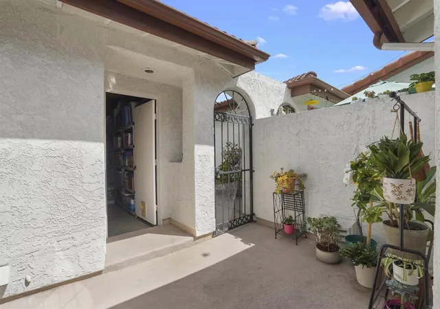 Listing Photo 4 - Condo for sale in building located at 1502 Apache Dr, Chula Vista, CA 91910 - Unit #E
