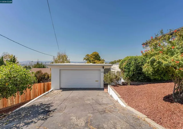 Photo 2 of Single family home for sale at 1519 Bayo Vista Ave, San Pablo, CA 94806 | MLS# 41148840 | Listing updated on 2026-10-09