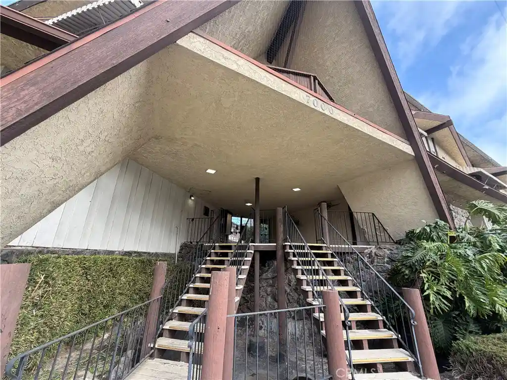 Listing Photo 1 - Condo for sale in 7000 S La Cienega Blvd located at 7000 S La Cienega Blvd, Inglewood, CA 90302 - Unit #29