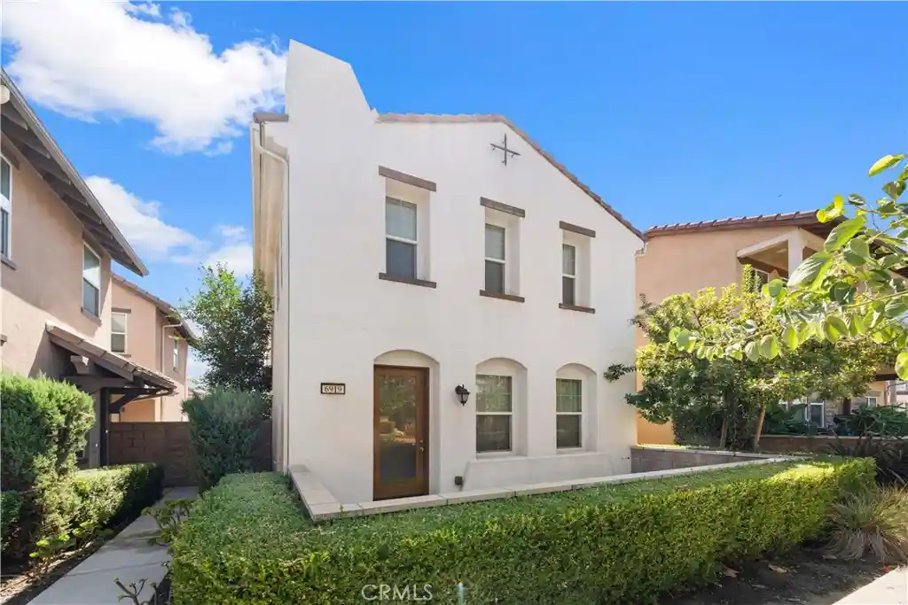 Condo for sale at 6919 Ivy, Chino, CA 91710 | MLS# AR26205218