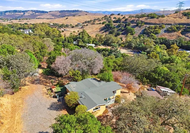 Photo 3 of Single family home for sale at 21111 Almaden Rd, San Jose, CA 95120 | MLS# ML82061935 | Listing updated on 2026-10-02