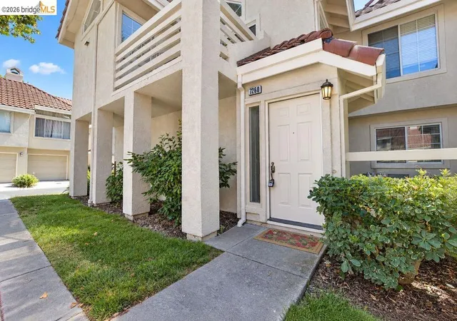Listing Photo 1 - Condo for sale in building located at 7260 Cronin Cir, Dublin, CA 94568