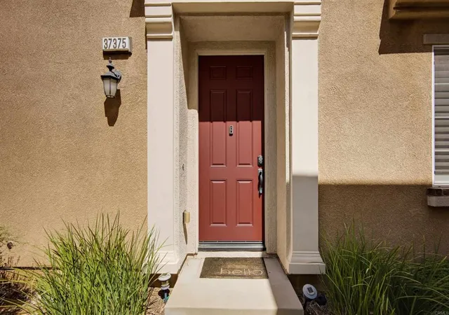 Photo 2 of Sale Pending at 37375 Paseo Tulipa, Murrieta, CA 92563 | MLS# NDP2608795 | Listing updated on 2026-10-02