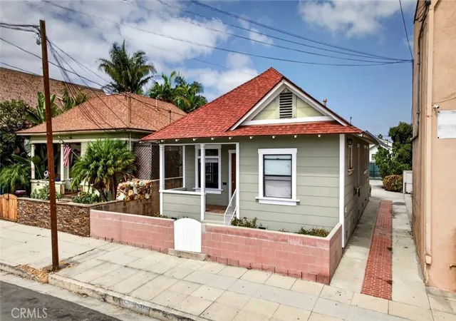 Photo 2 of Multi family home for sale at 356 West 14th, San Pedro, CA 90731 | MLS# PW26205269 | Listing updated on 2026-10-04